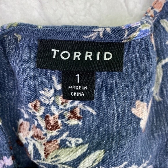 Torrid Babydoll Crochet Trim Lace-Up Top - Picture 4 of 13